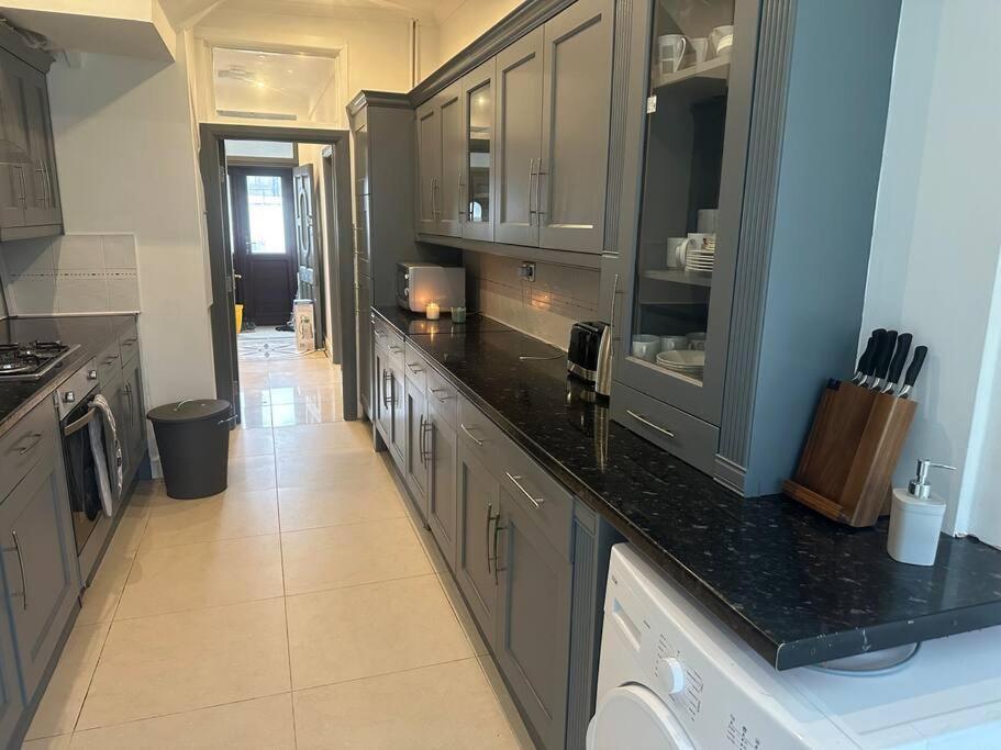 5 Bedroom House Se6 London Eksteriør bilde